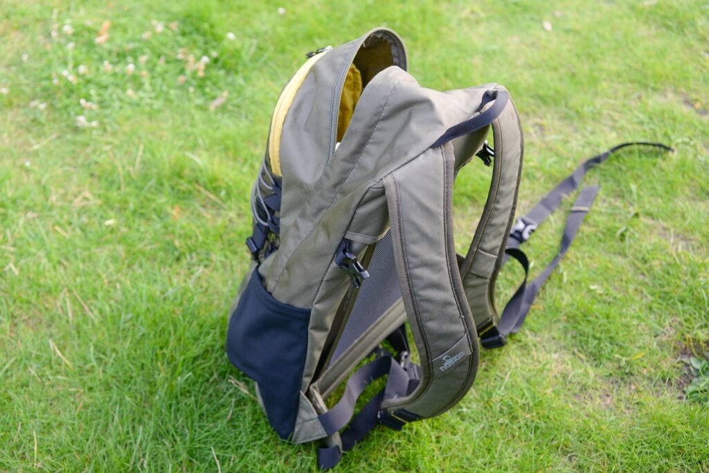 backpack, nature, grass, travel, adventure, tourism, joyful, leisure, enjoy, casual, backpacker, hiking, freedom, green travel